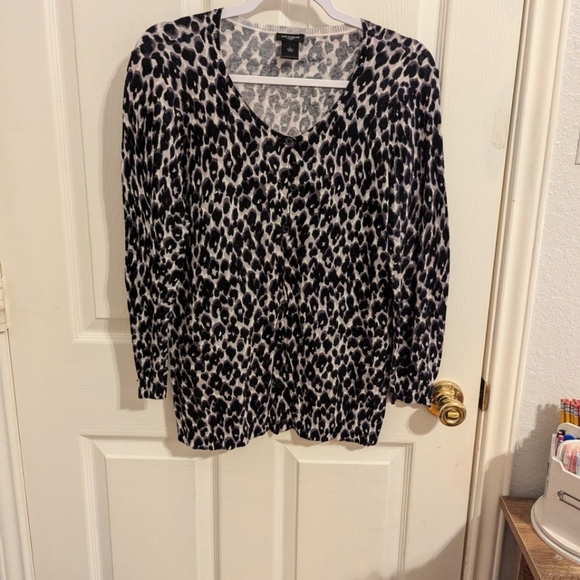 🌟3for$15 Ann Taylor Women's Button Up Sweater - Picture 3 of 13